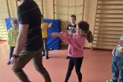 2025-03-10_Kindergarten-Gluecksbaerchen_Mutkurs-57
