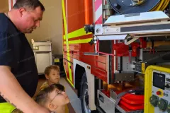 2025-03-18_Kindergarten-Gluecksbaerchen_Feuerwehrbesuch-01