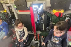 2025-03-18_Kindergarten-Gluecksbaerchen_Feuerwehrbesuch-27