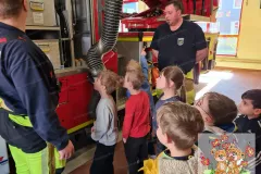 2025-03-18_Kindergarten-Gluecksbaerchen_Feuerwehrbesuch-31