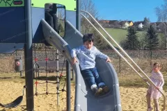 2025-03-21_Kindergarten-Gluecksbaerchen_Ausflug_Spielplatz-02