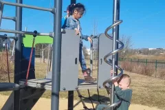 2025-03-21_Kindergarten-Gluecksbaerchen_Ausflug_Spielplatz-04