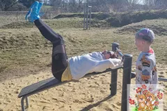 2025-03-21_Kindergarten-Gluecksbaerchen_Ausflug_Spielplatz-11