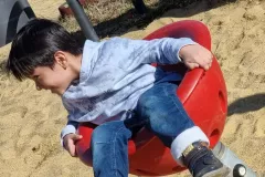 2025-03-21_Kindergarten-Gluecksbaerchen_Ausflug_Spielplatz-15