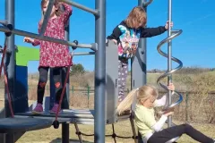 2025-03-21_Kindergarten-Gluecksbaerchen_Ausflug_Spielplatz-36