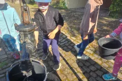 2025_Wasserspiele-im-Sommer-im-Kindergarten-Gluecksbaerchen-06