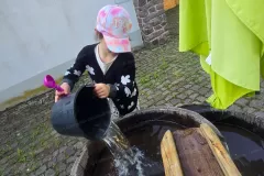 2025_Wasserspiele-im-Sommer-im-Kindergarten-Gluecksbaerchen-08