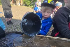 2025_Wasserspiele-im-Sommer-im-Kindergarten-Gluecksbaerchen-09