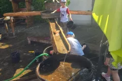 2025_Wasserspiele-im-Sommer-im-Kindergarten-Gluecksbaerchen-11